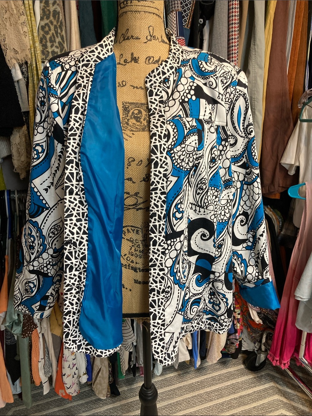 Vintage Silkland Blue & White Deco Paisley Silk Statement Blazer